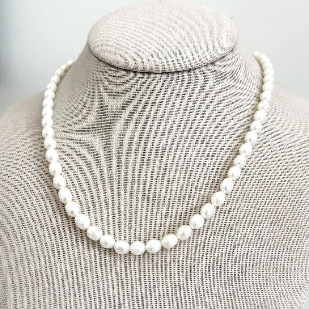 Vintage 925 Sterling Silver Genuine Freshwater Pearl Ladies Strand Necklace 18